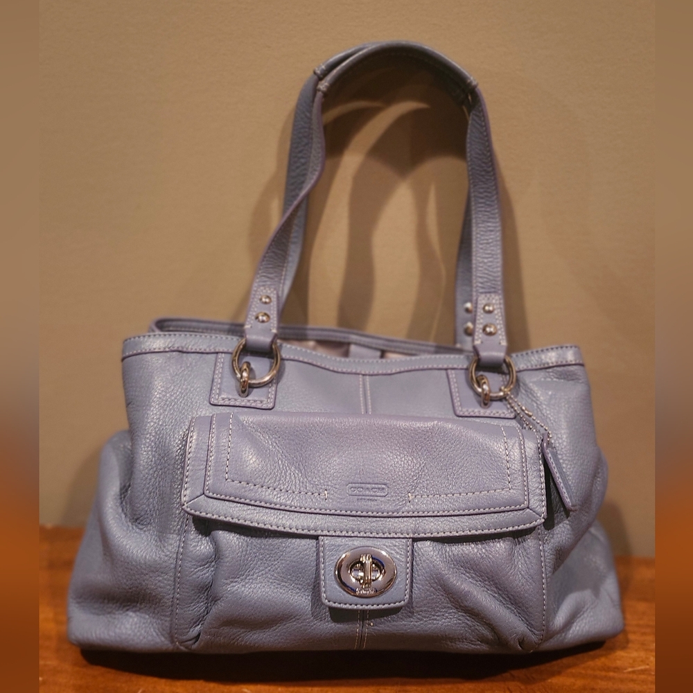 Coach Blue Leather Shoulder Bag with Classic Design